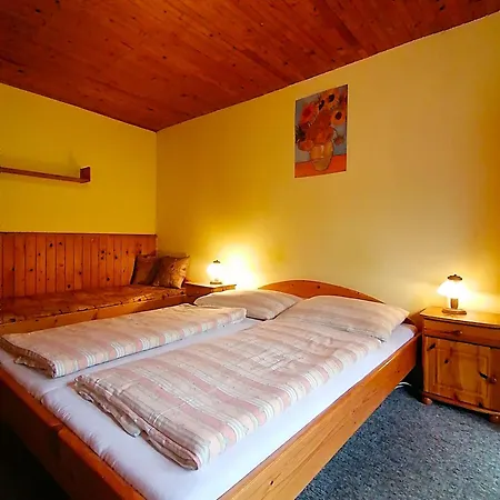 Privat U Milana Hlavna 316 Apartman Sebesér